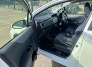 2013 Toyota Yaris White