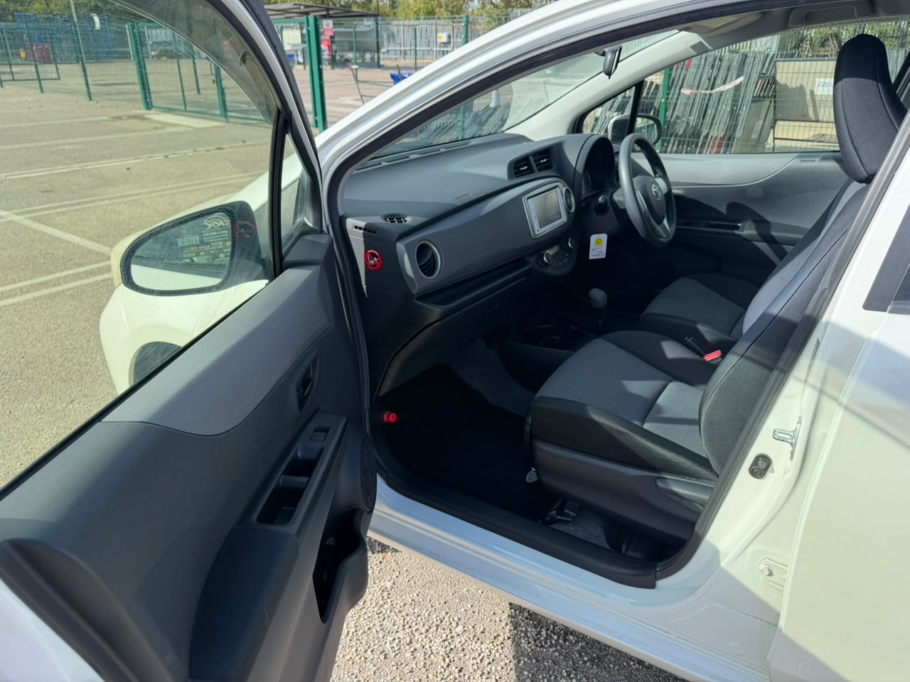 2013 Toyota Yaris White