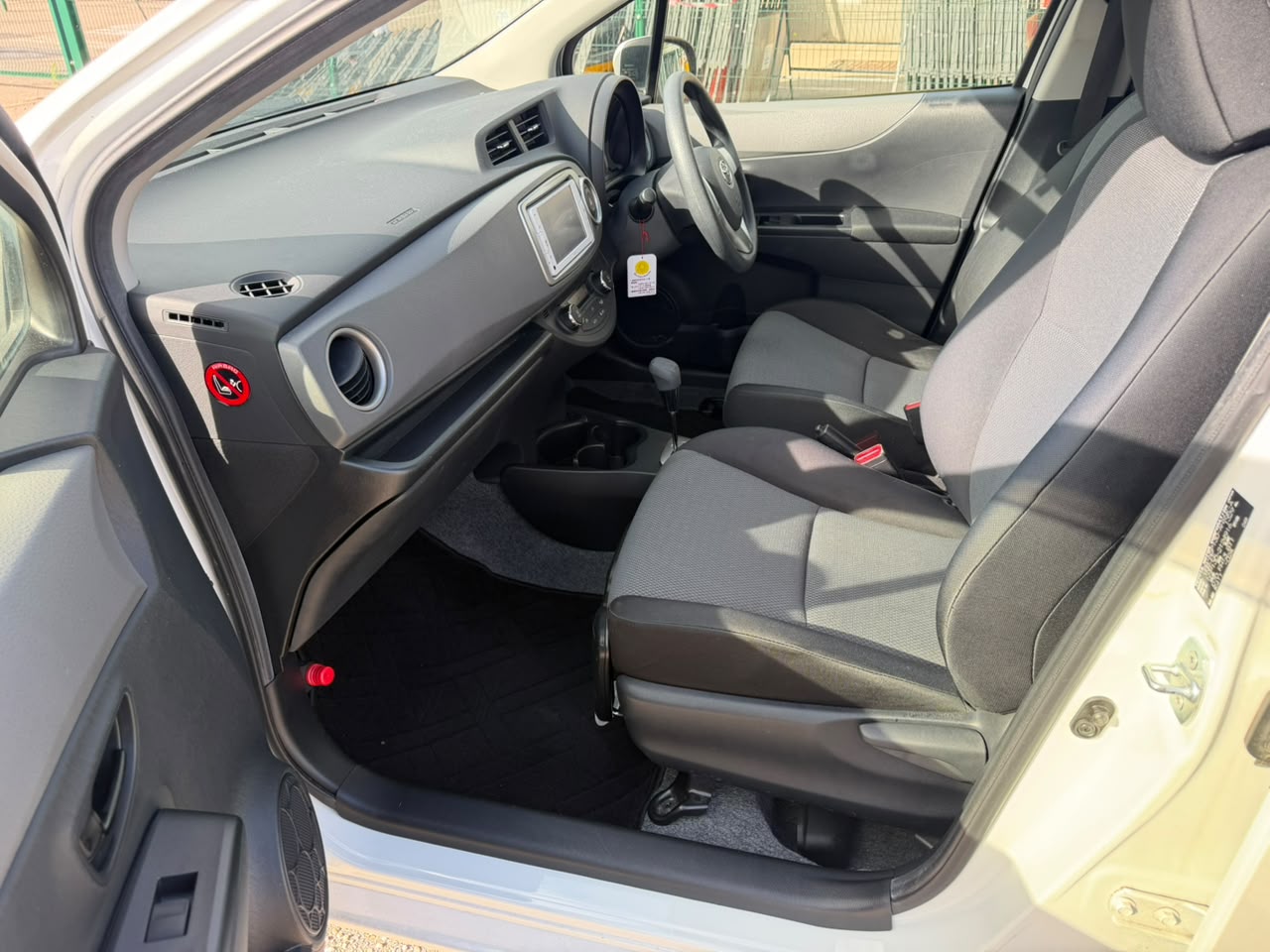 2013 Toyota Yaris White