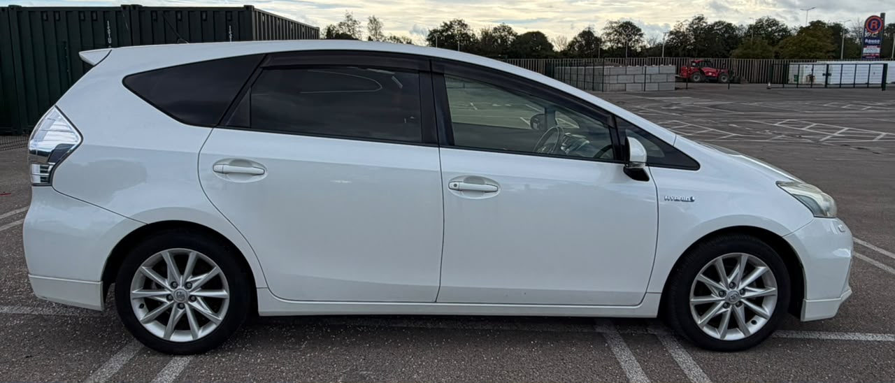 2014 Toyota Prius Plus White
