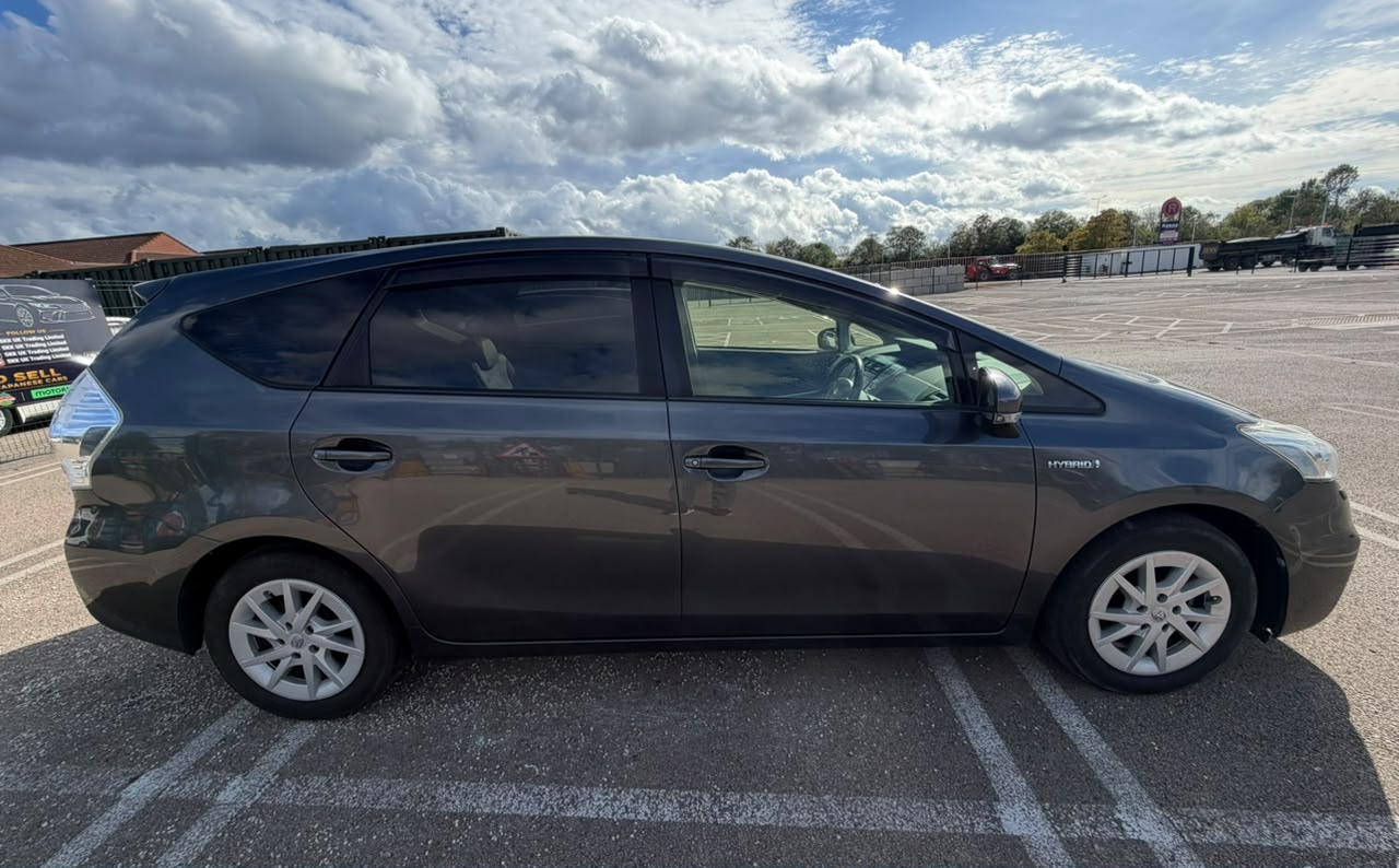 2013 Toyota Prius Plus Grey