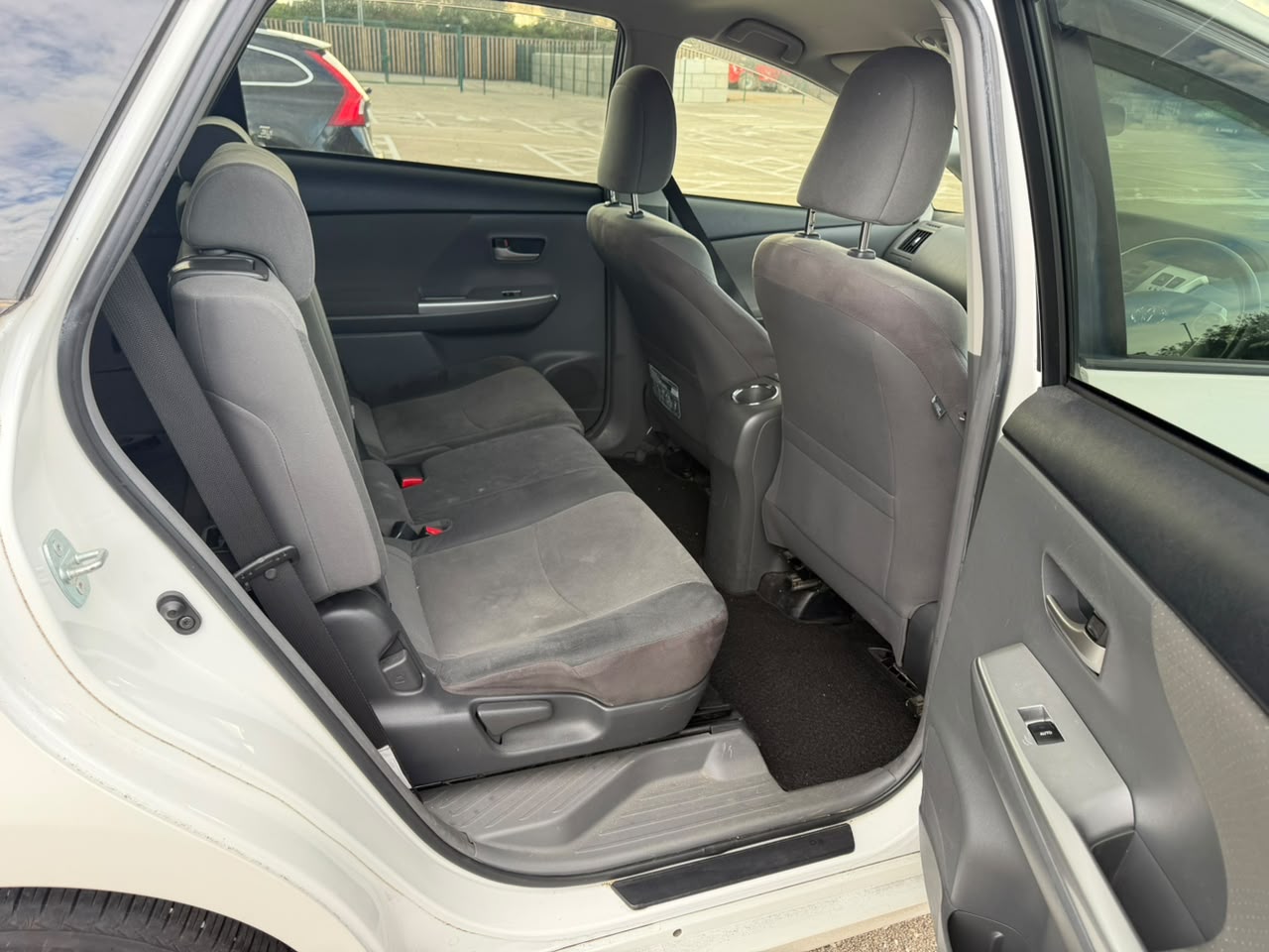 2014 Toyota Prius Plus White