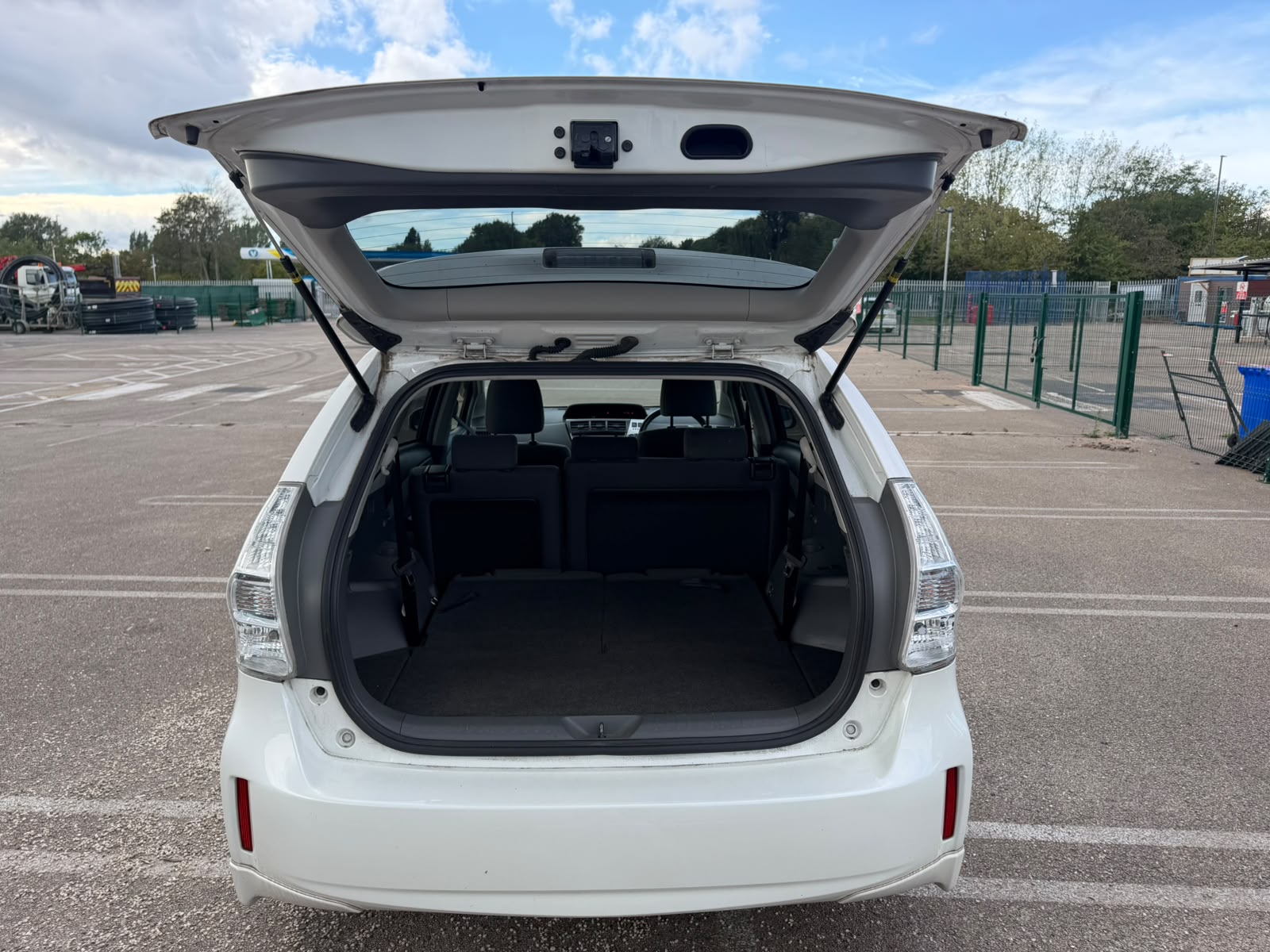 2014 Toyota Prius Plus White