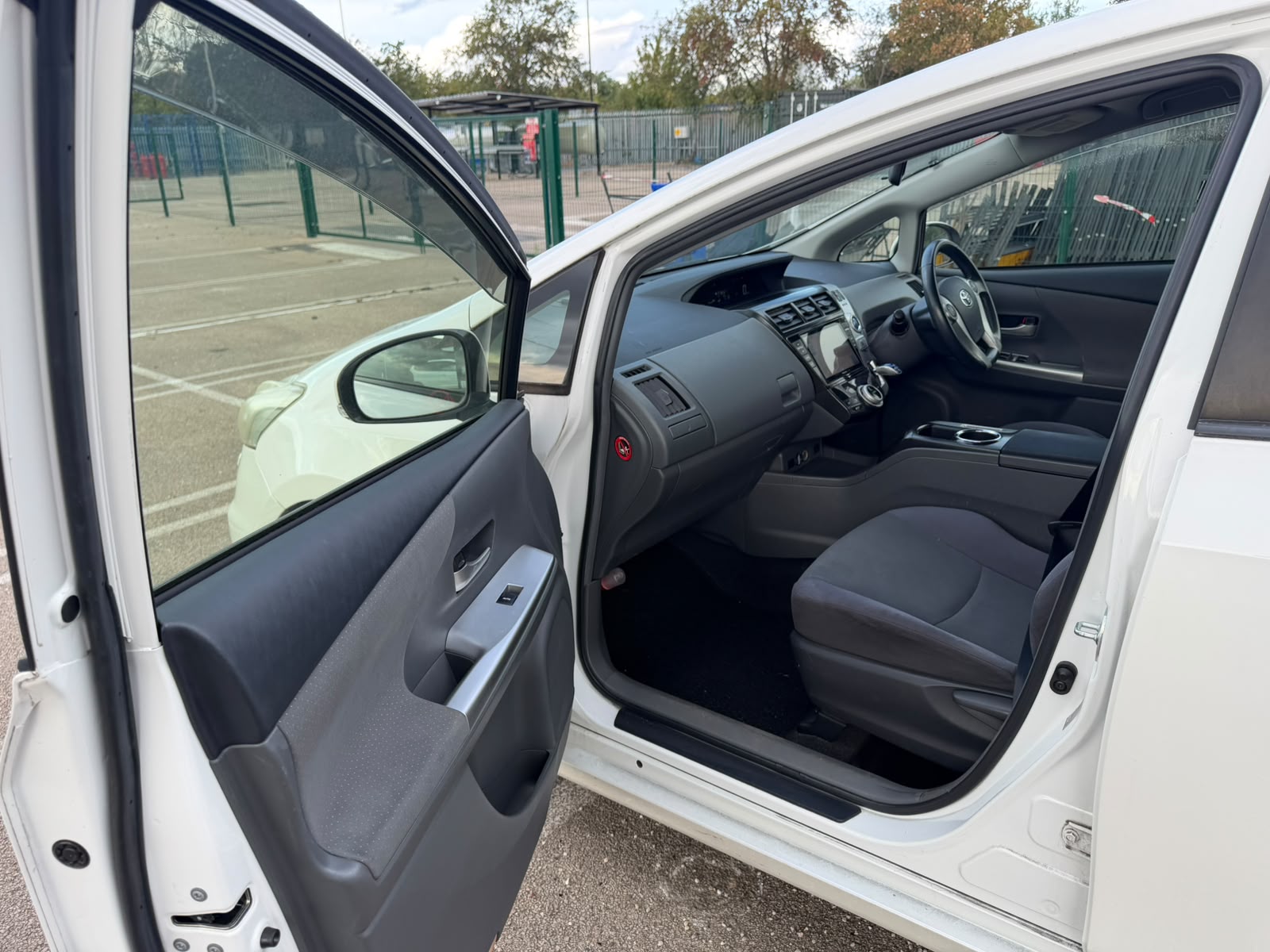 2014 Toyota Prius Plus White