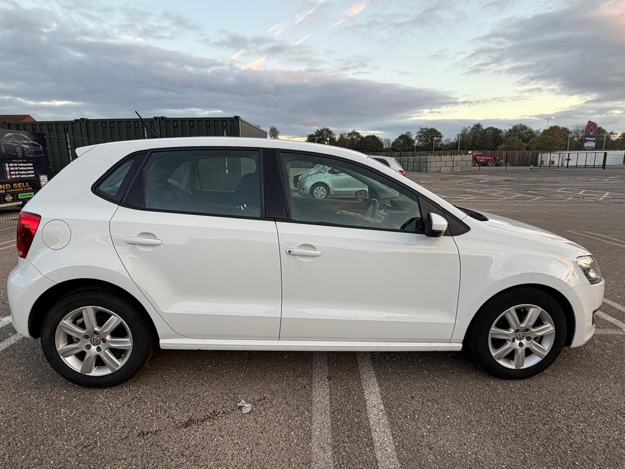 2012 Volkswagen Polo White