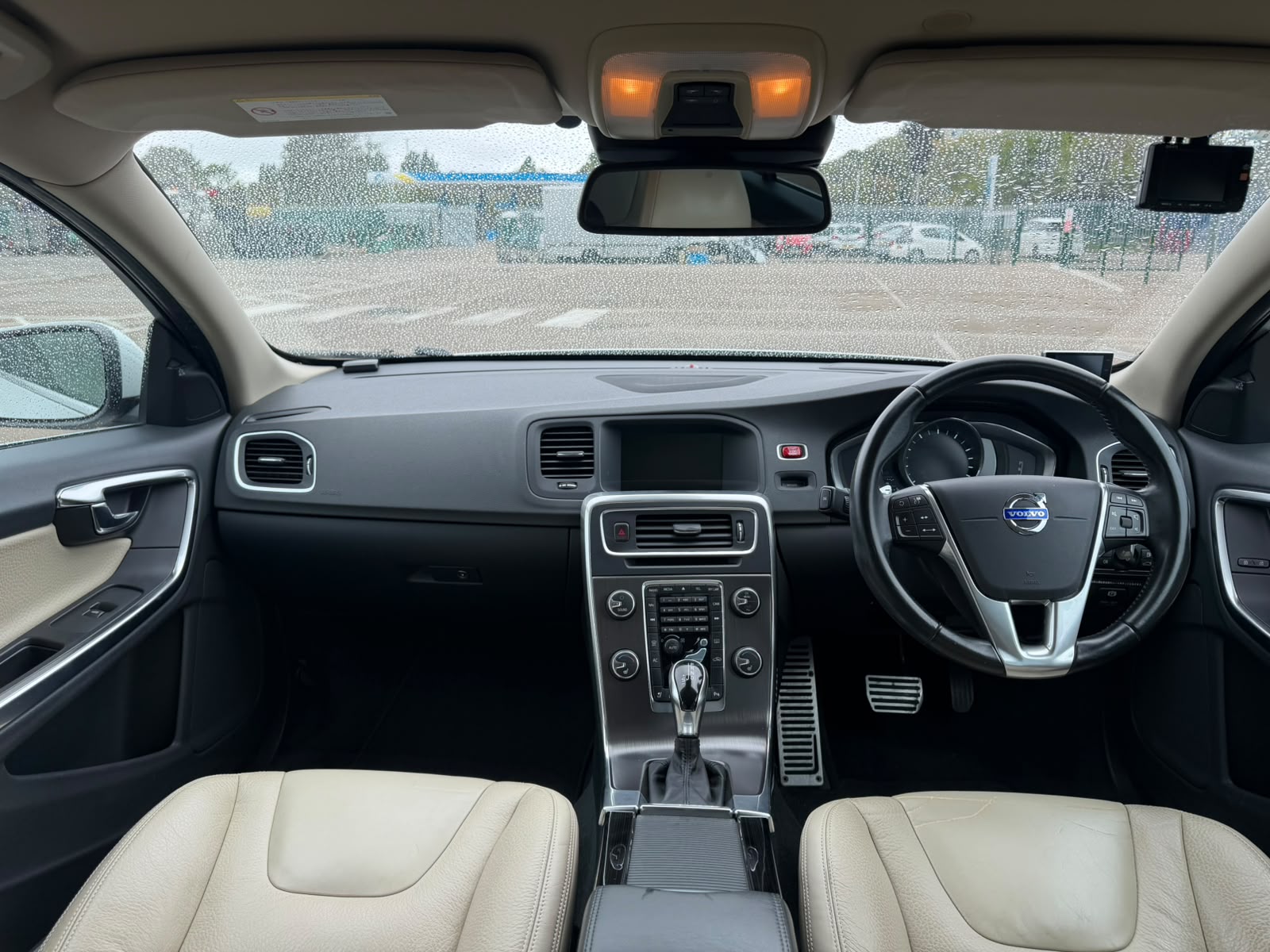 2014 Volvo V60 White