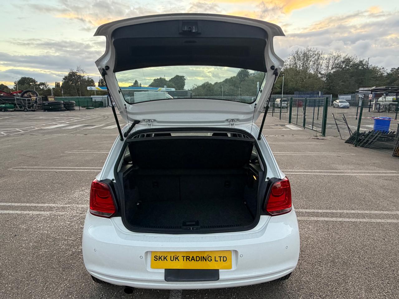 2012 Volkswagen Polo White