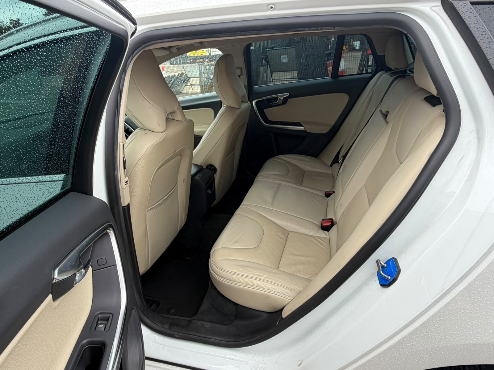 2014 Volvo V60 White