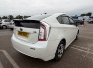 2015 Toyota Prius White