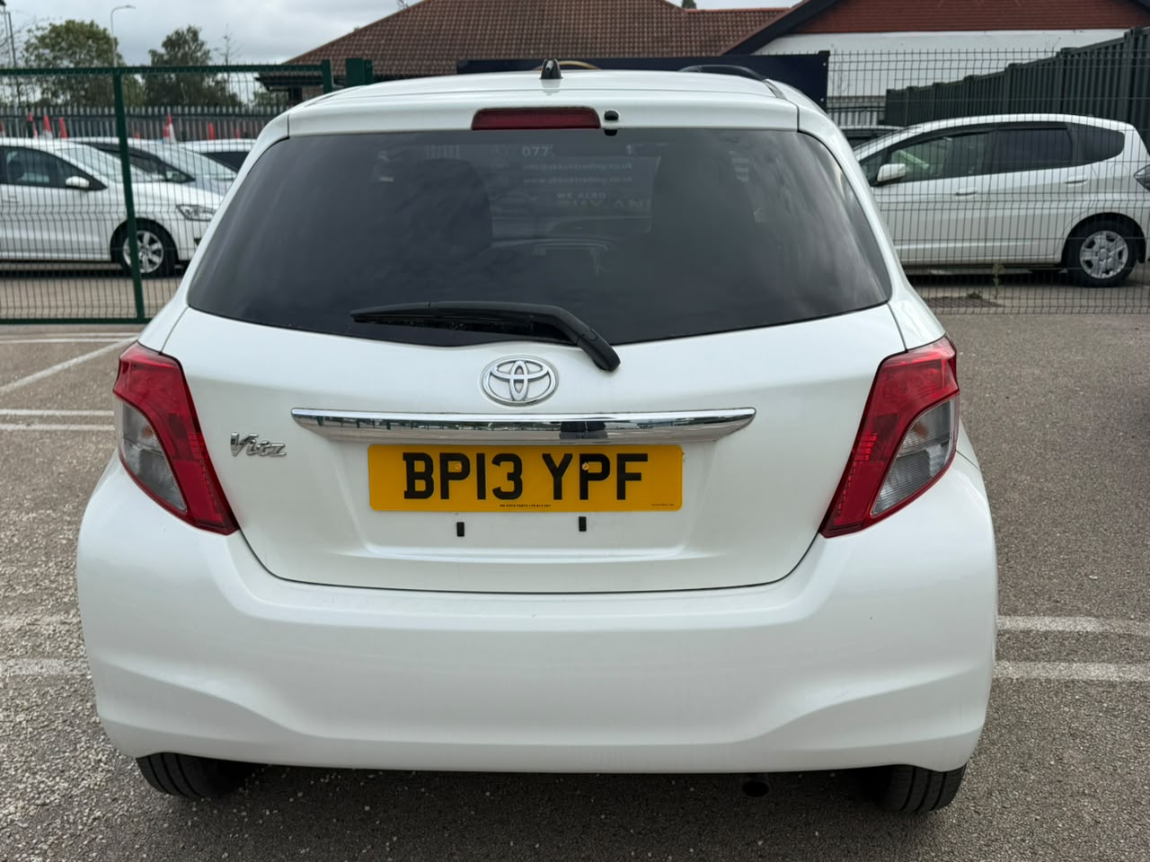 2013 Toyota Yaris White