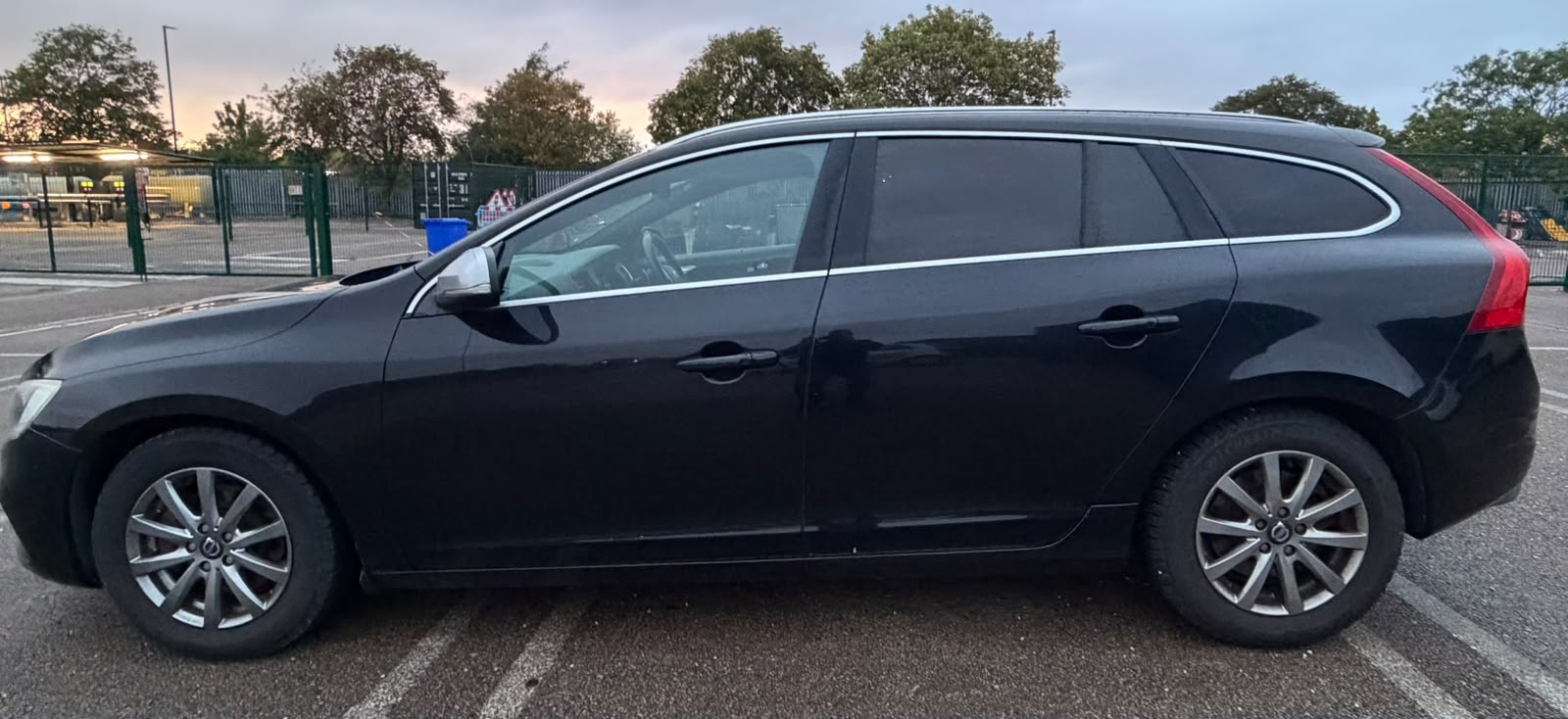 2014 Volvo V60 Black