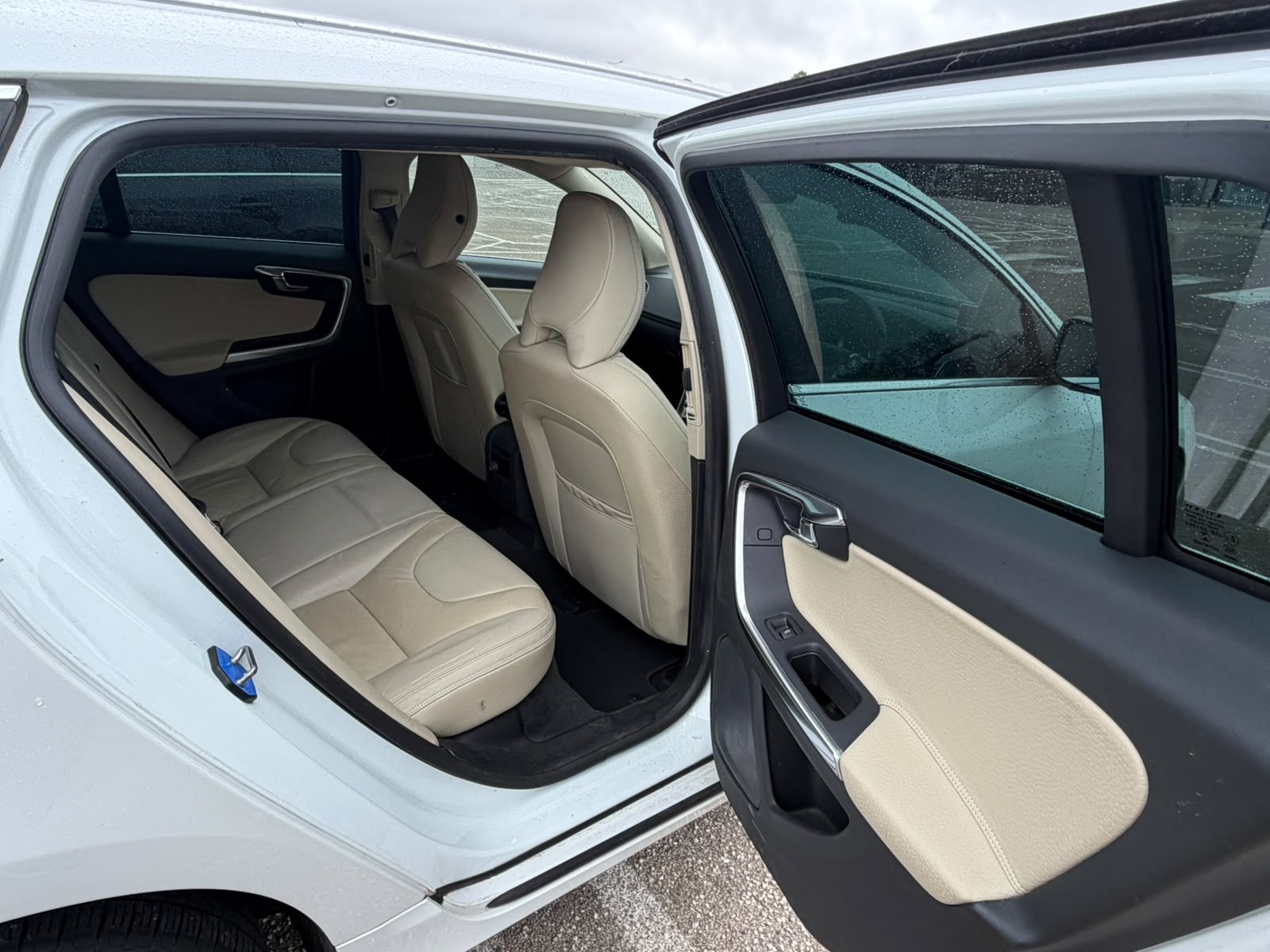 2014 Volvo V60 White